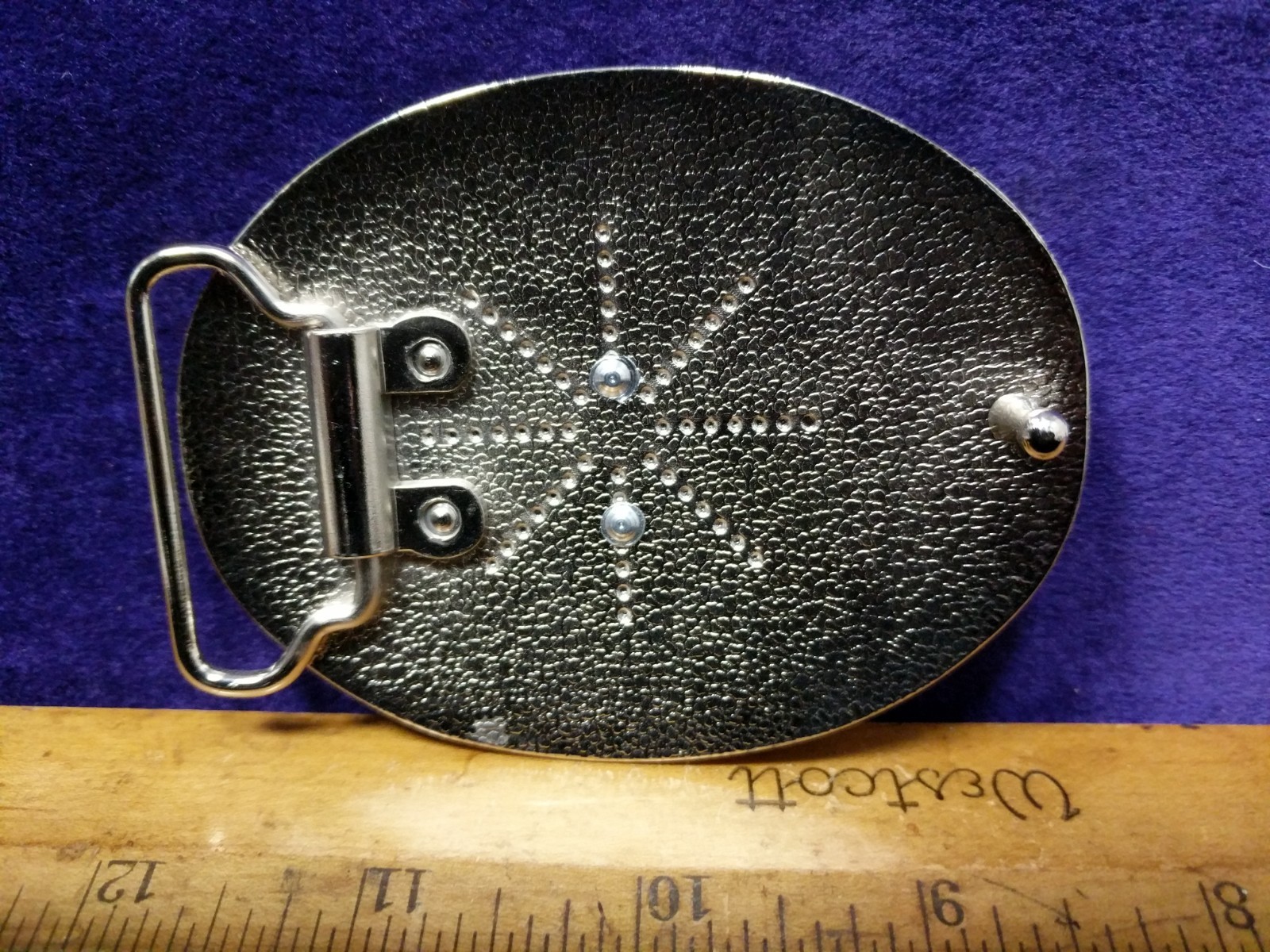 Great/Fun/Fashionable Belt Buckle Hunting Deer Outdoors Silvertione Scroll work