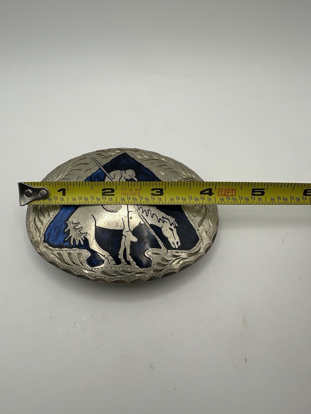 VINTAGE AWARD DESIGN SILVERSMITH COLLECTION HAND ENGRAVED HORSE RIDING INLAID