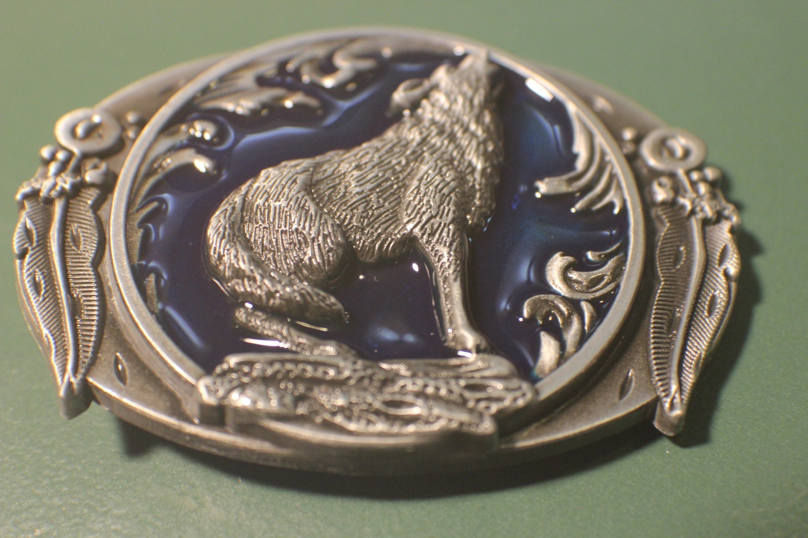 WOLF Howling antique silver dark blu color outdoors man hunting Beautiful buckle