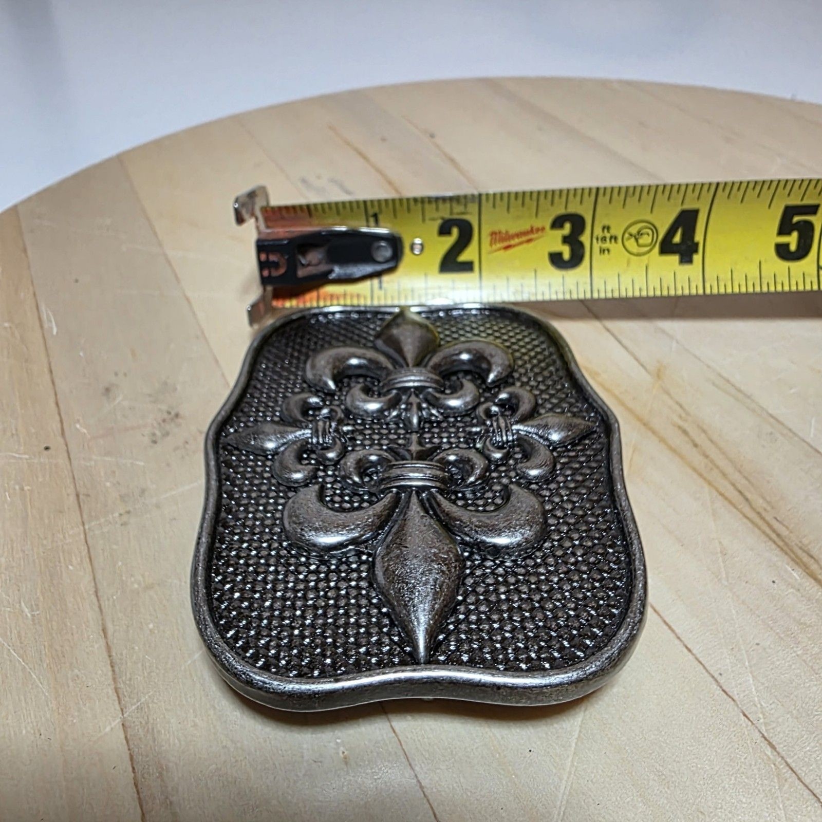 Four Fleur-de-Lis motifs belt buckle antique dark silver finish rectangular shap