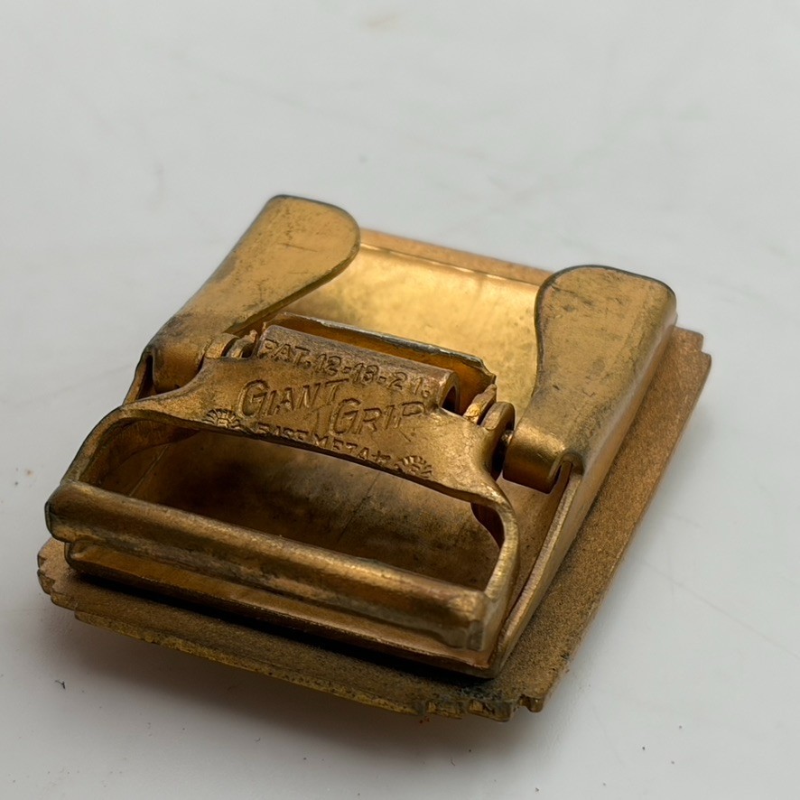 VTG 1940s Antique Gold Tone Belt Buckle « S » GIANT GRIP Eagle White Red Enamel
