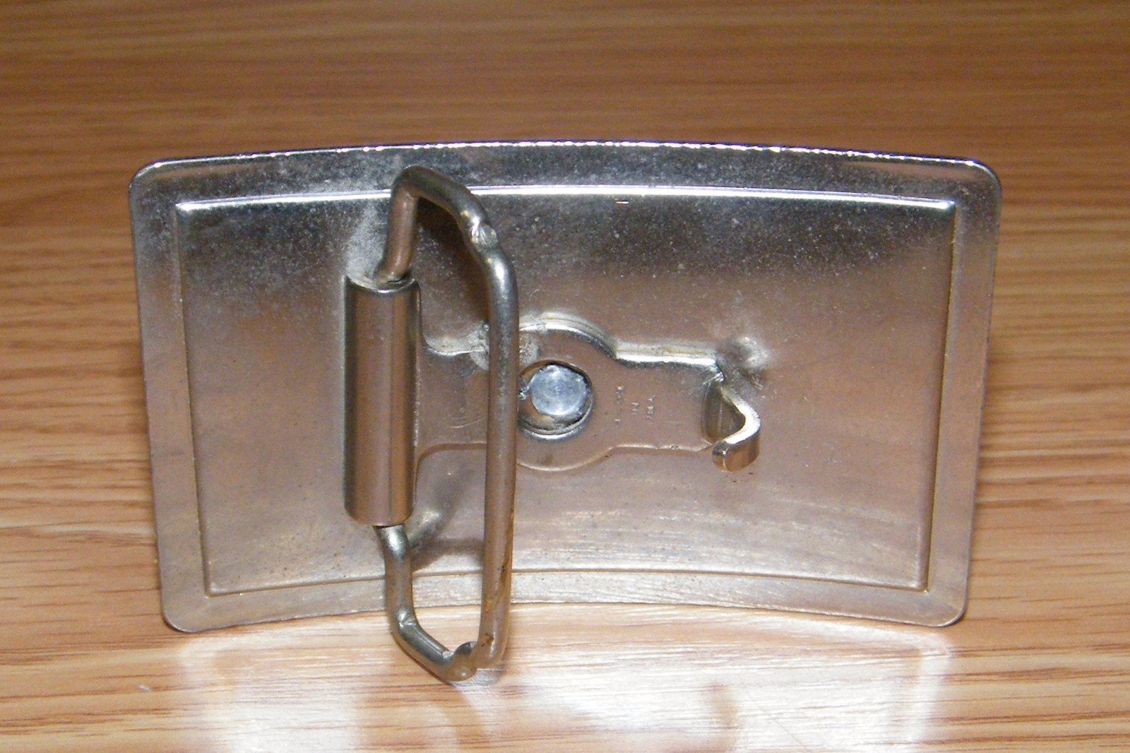 Vintage 3&Prime; x 2&Prime; Inch « Whirl & Twirl » Blue & Silver Metal Belt Buckle Made In USA