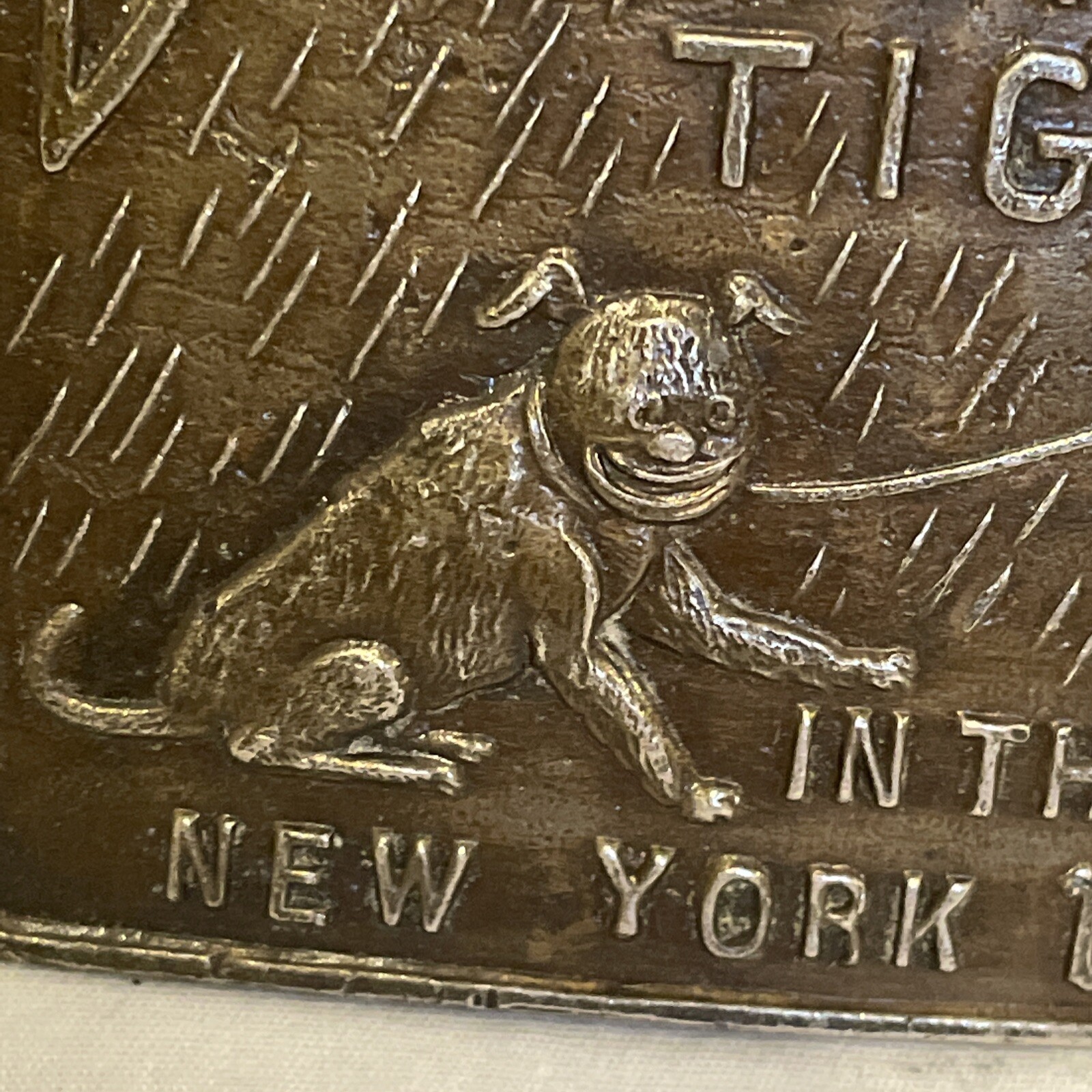 « Buster Brown and Tige in the New York Herald » Bronze Belt Buckle Vintage Brass
