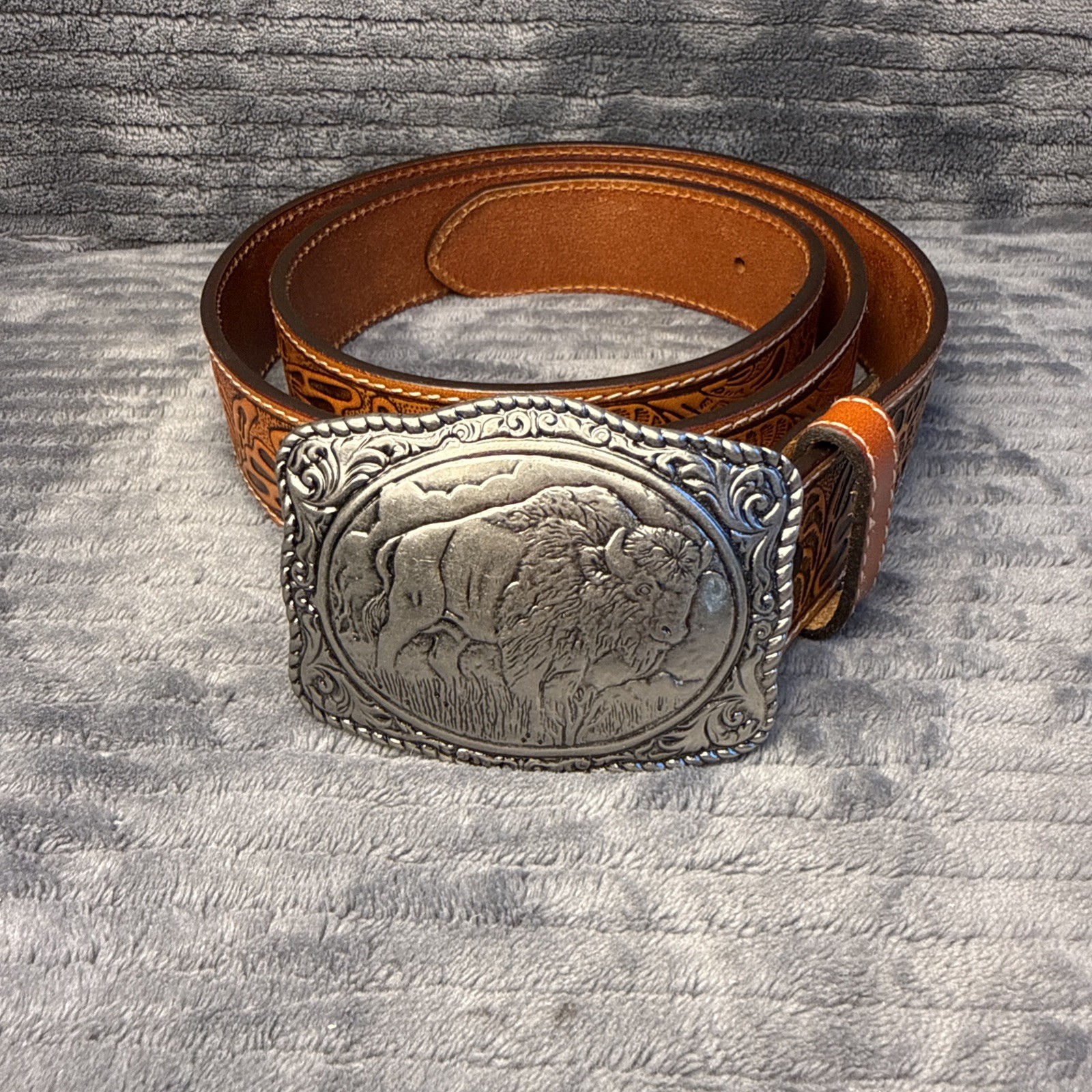 Crumrine Buffalo Belt & Buckle Western Silver Tone 38058 Cowboy LEATHER Belt 42
