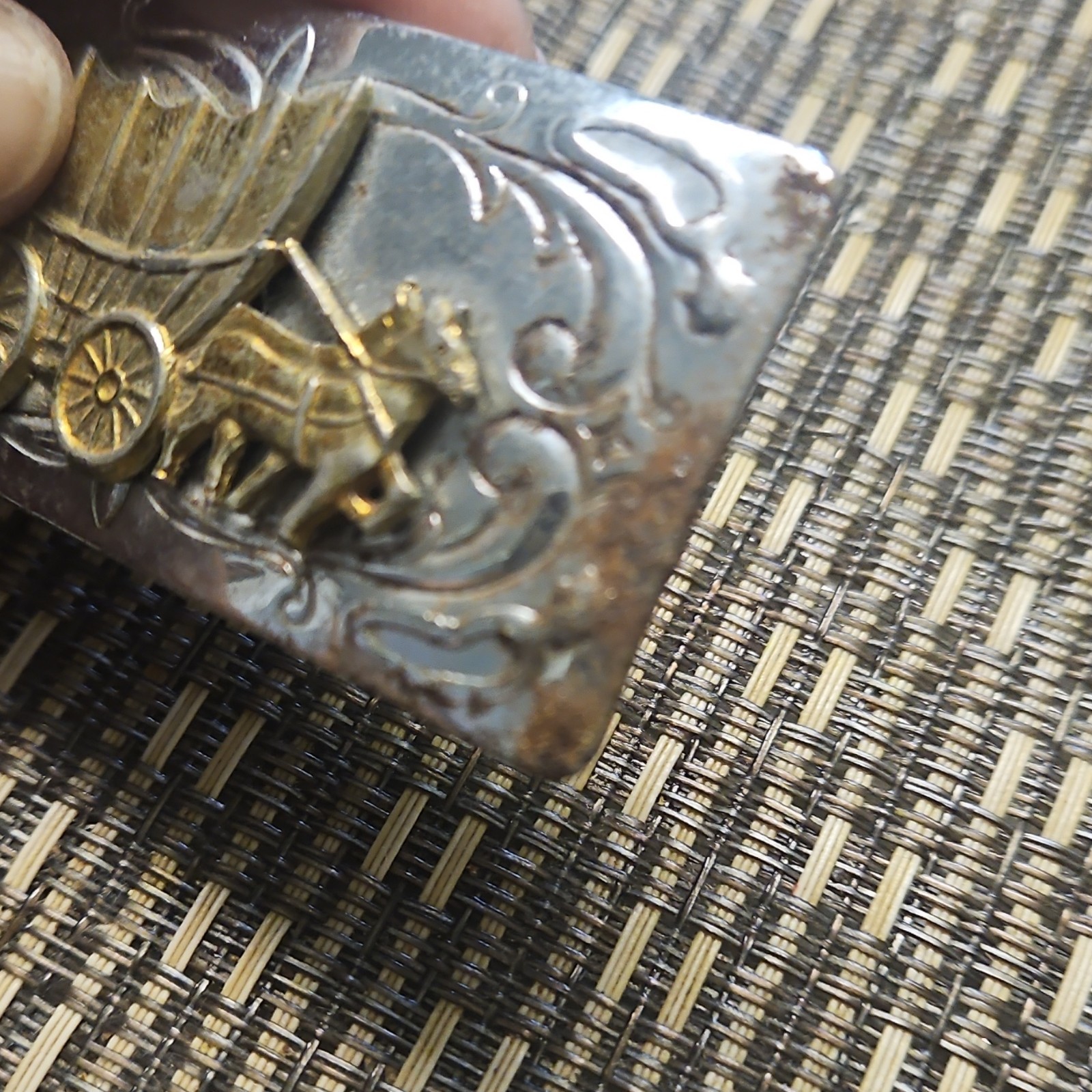 Chambers Belt Co. Men’s Western Wagon Horse Embossed Buckle Silver/Gold 1in