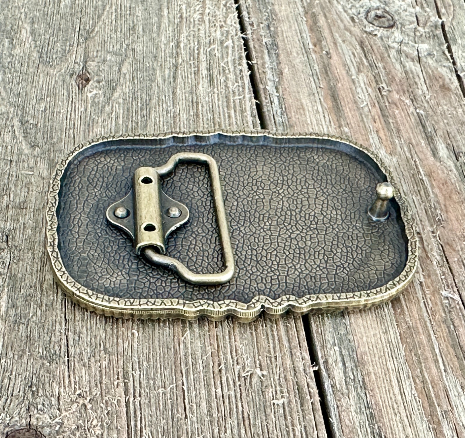 Western Cowboy Belt Buckle with Cross – Antique Bronze Floral Engraved Buckle