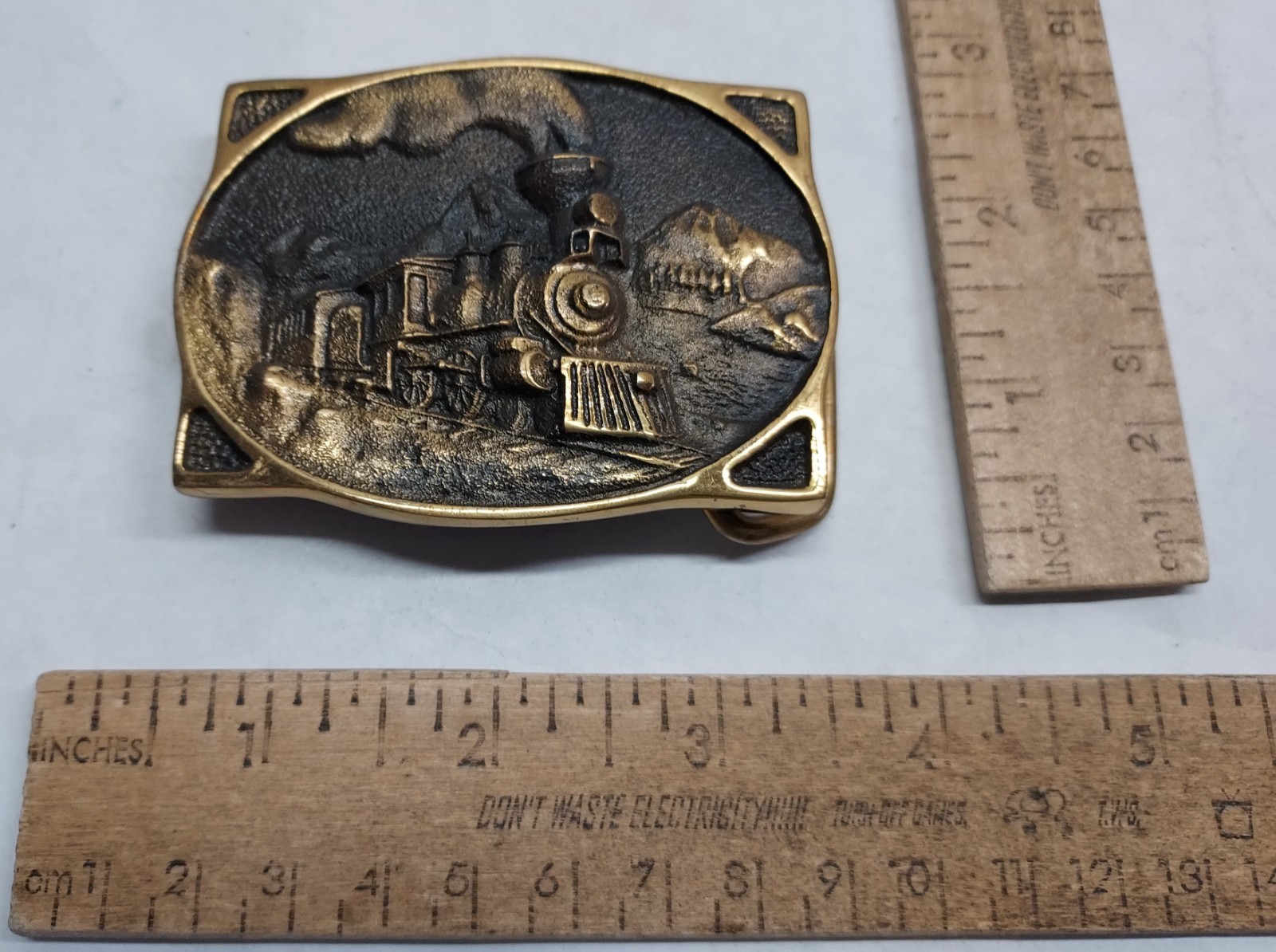 TRAIN / LOCOMOTIVE – #d – HERITAGE MINT – Belt BUCKLE – listing #8994