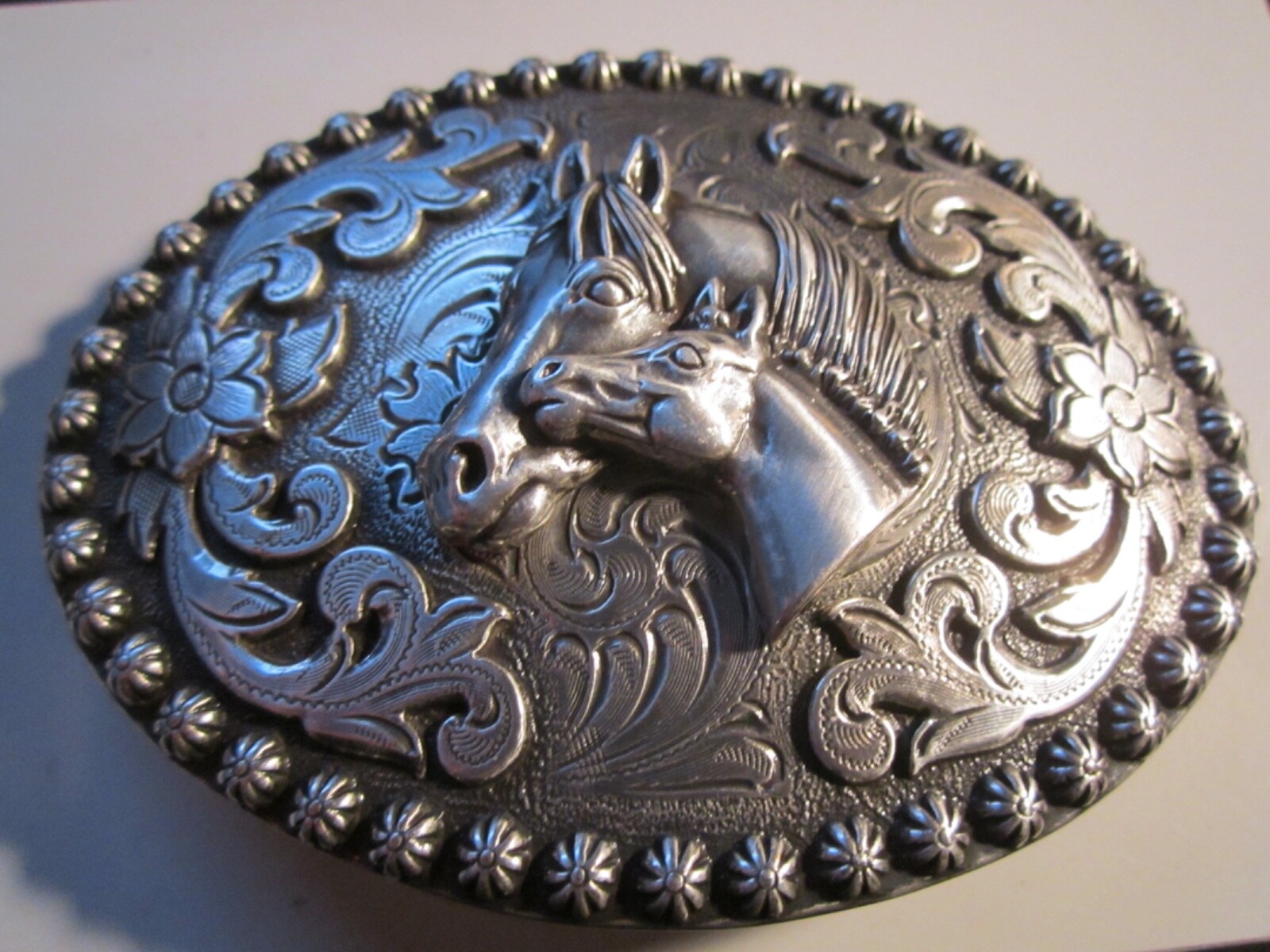 VINTAGE NACONA BELT BUCKLE TWO HORSES THEME – GW-13