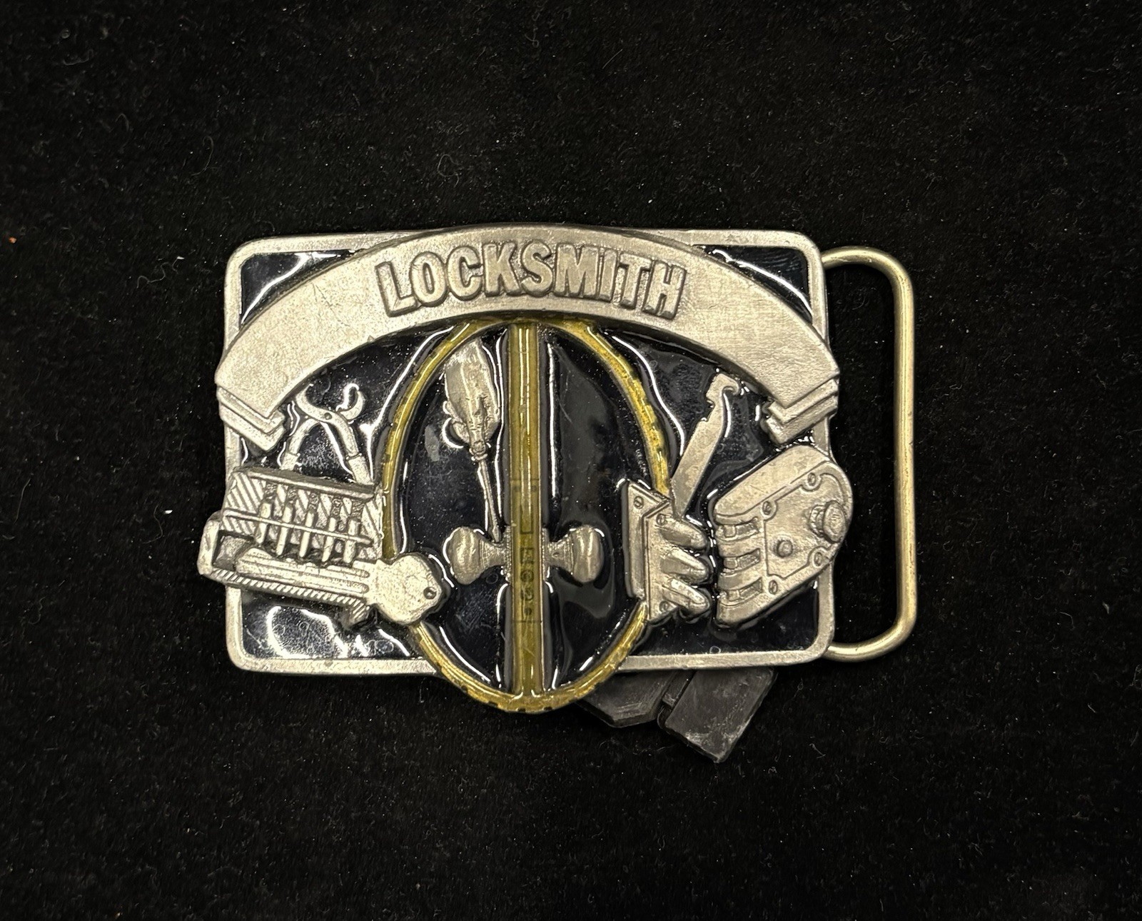 Vintage silver and black locksmith-themed belt buckle features a LOCKSMITH RARE