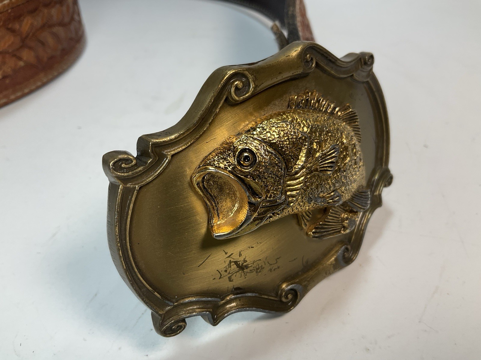 Vintage 1978 Raintree Bass Fish Buckle USA Leather Belt Brass Bronze Men’s