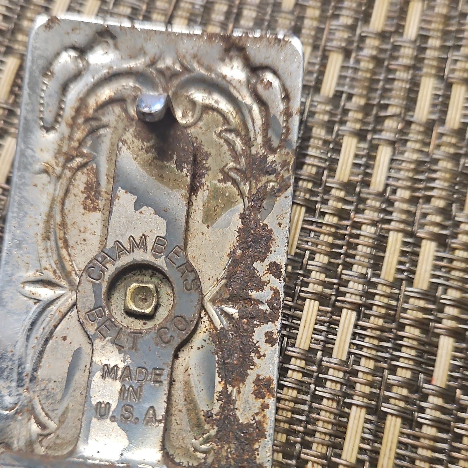 Chambers Belt Co. Men’s Western Wagon Horse Embossed Buckle Silver/Gold 1in