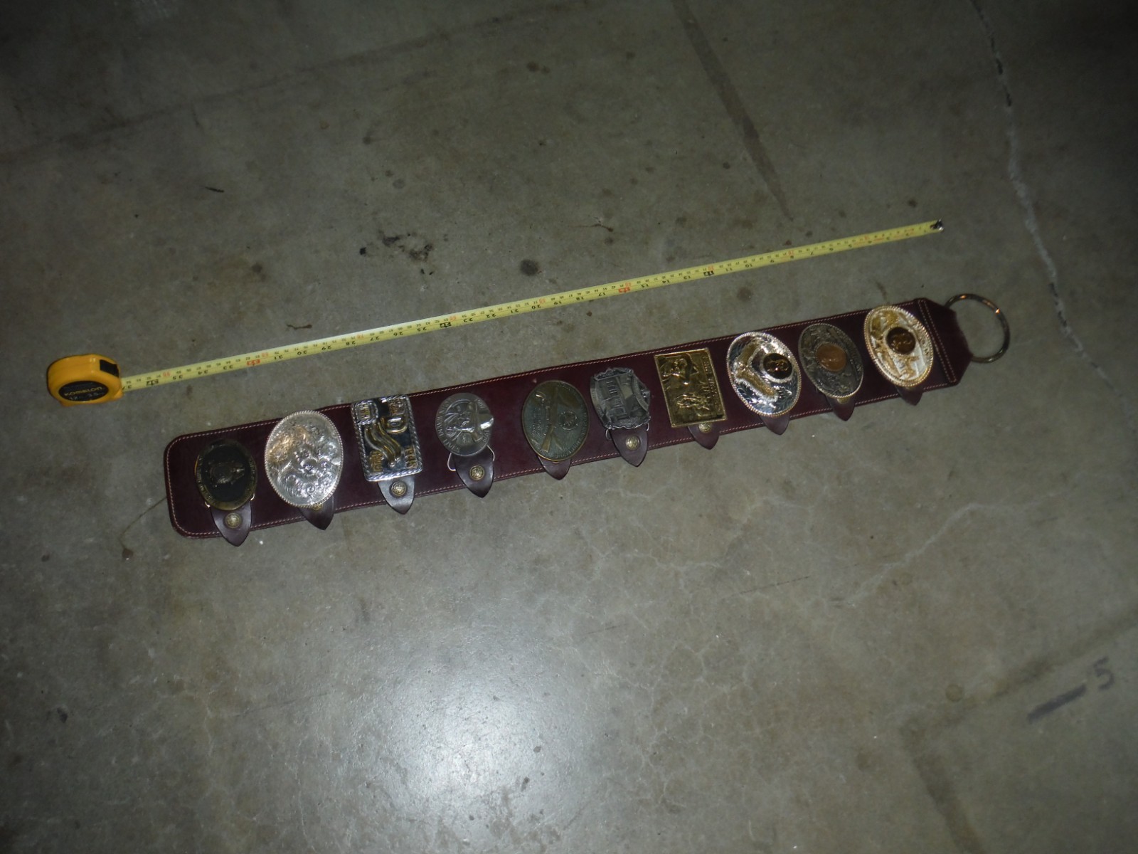Custom Trophy Hanging LEATHER (10) Belt Buckle Holder Display John Wayne