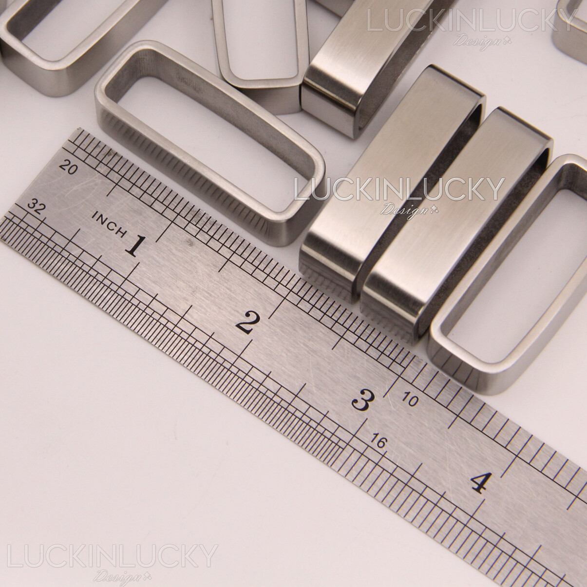 1 1/2&Prime; (38mm) width belt Leather – 39mm inner Max width; Recommended
