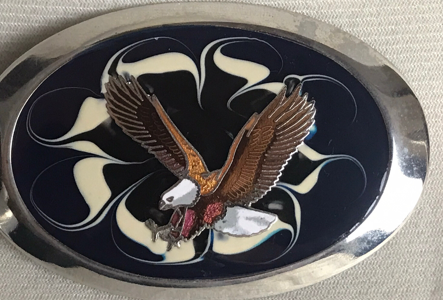 SILVER TONE BELT BUCKLE ENAMELED EAGLE BLUE CREAM SWIRL BACKGROUND