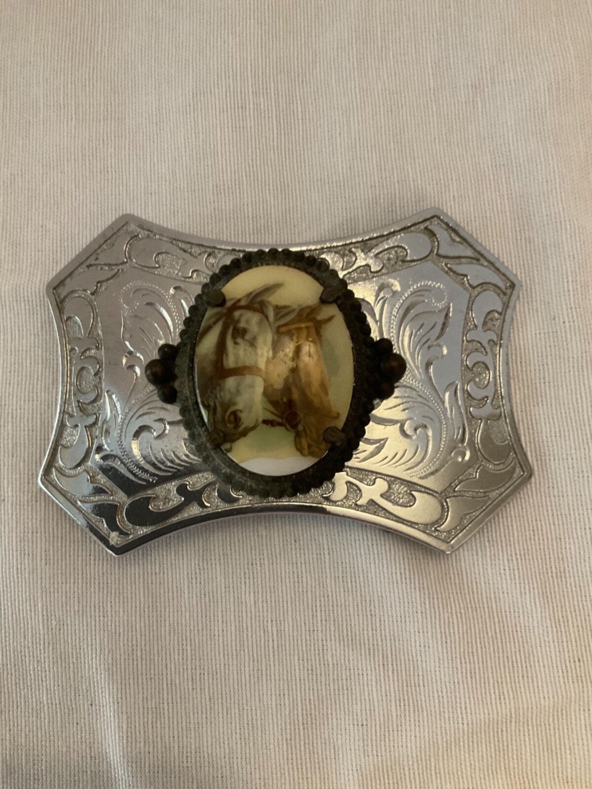 Decorative Belt buckle two horse heads etching on buckle