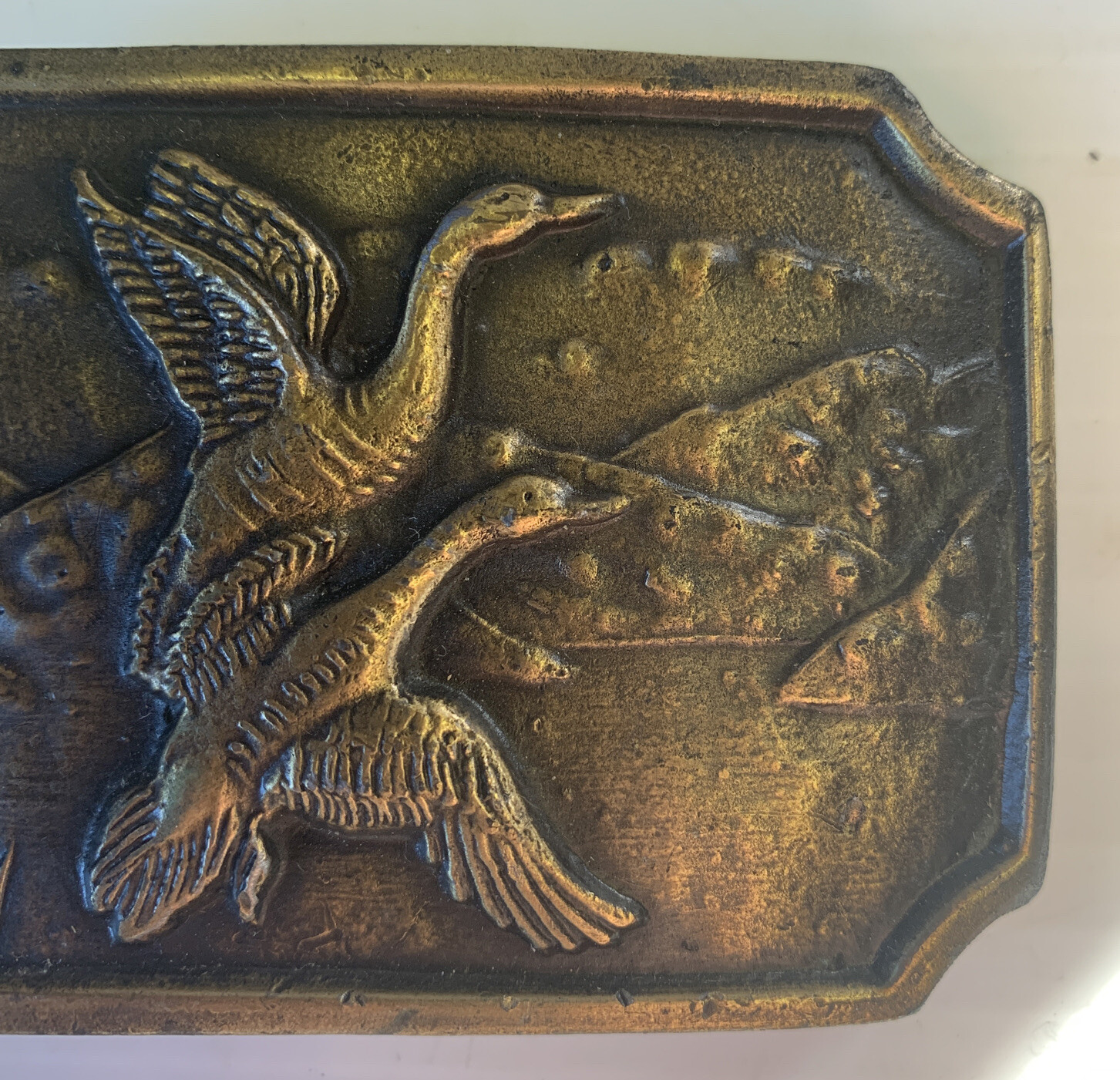 Used Unbranded Brass Tone Ducks Belt Buckle #972 5 OZ 3 1/8 Inches Long U2