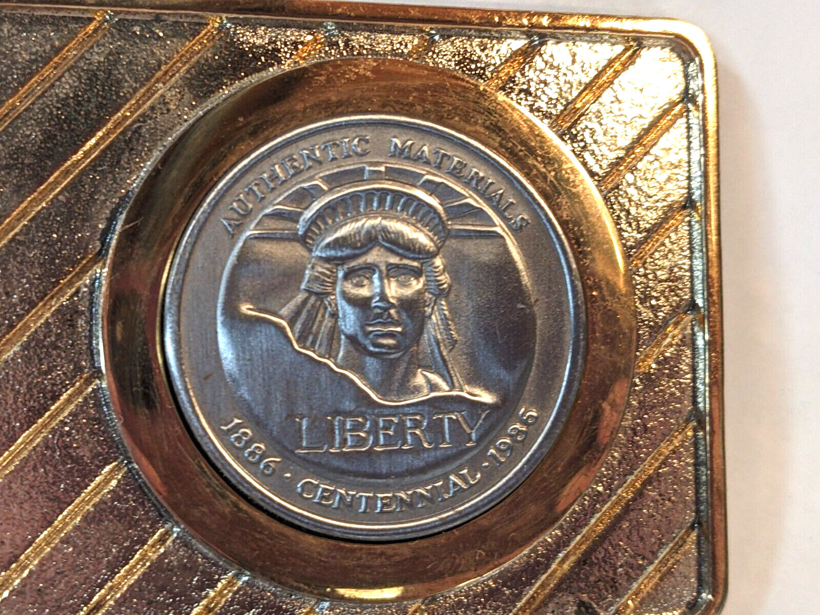 Vtg Belt Buckle Liberty Centennial Coin 1986 Statue of Liberty Leslie Mfg Metal