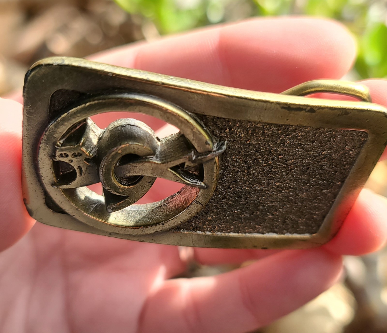 VTG 1983 UNION Carbide Co BELT BUCKLE – 3D Cutout Cat #9 Logo USA Bolt