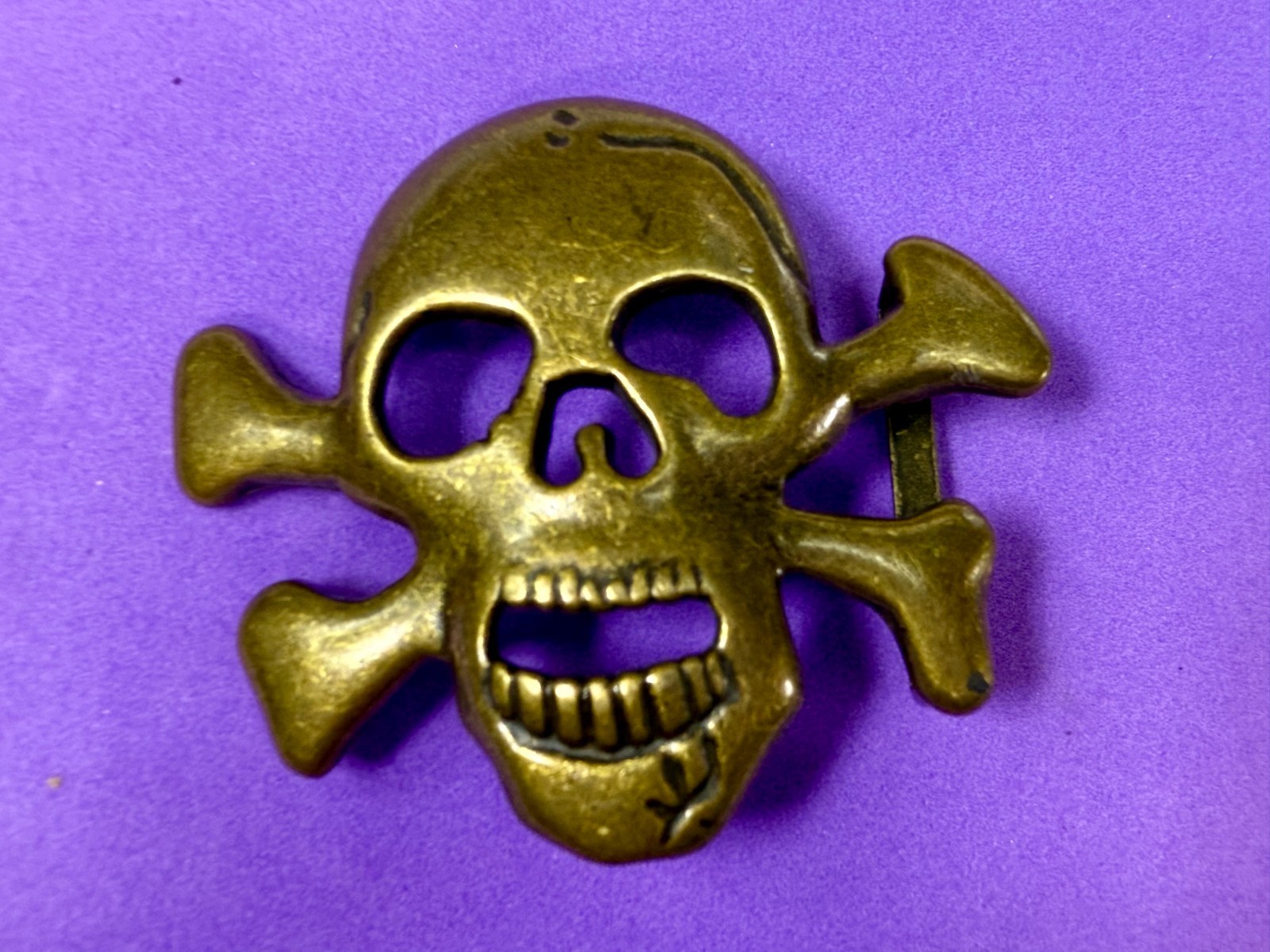 Creepy Skull Crossbones See-Trough Halloween Cutout Belt Buckle For 1.25&Prime; Belt