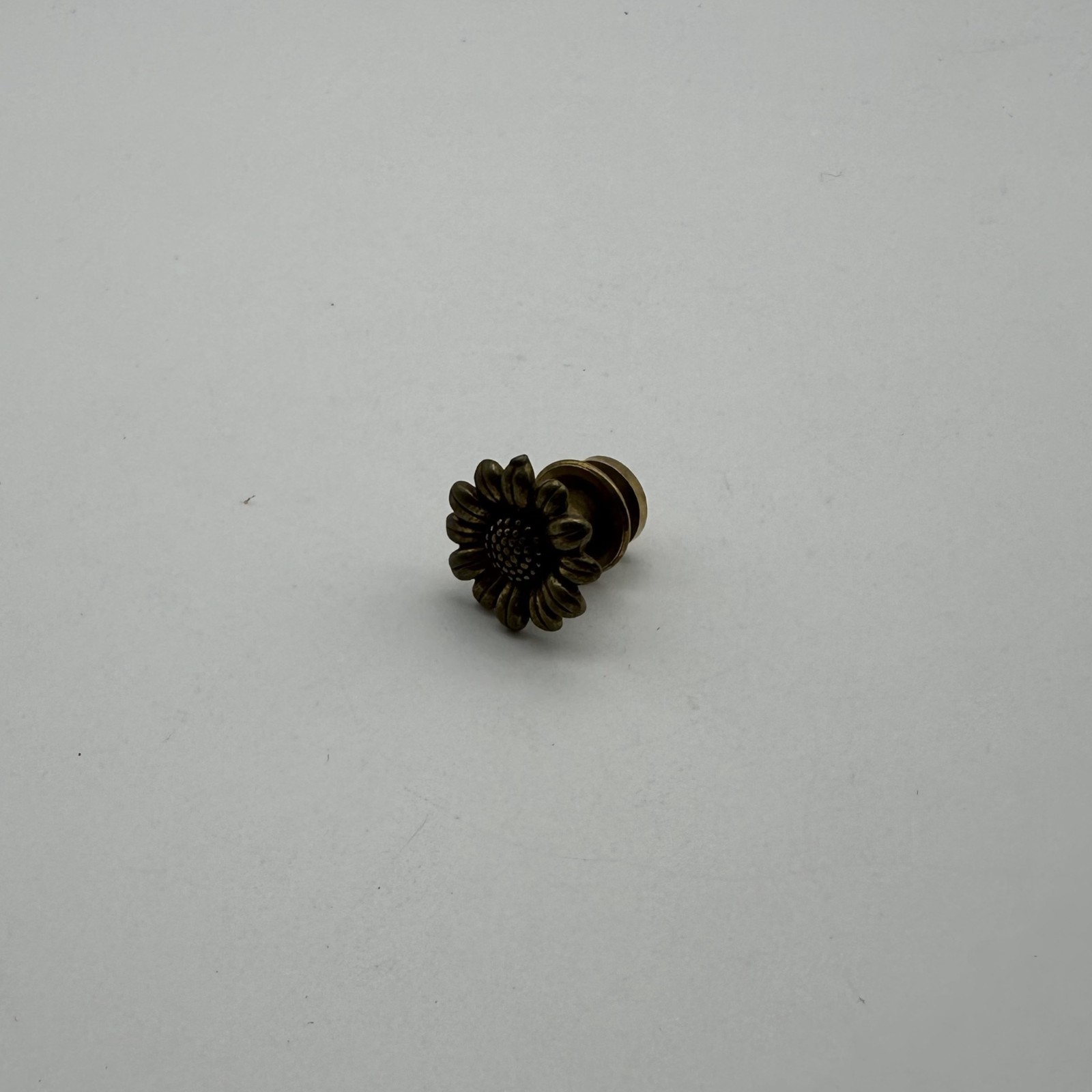 Vintage Bronze Sun Flower Button For Denim Jeans,Fabric Hats Decorative BT lot