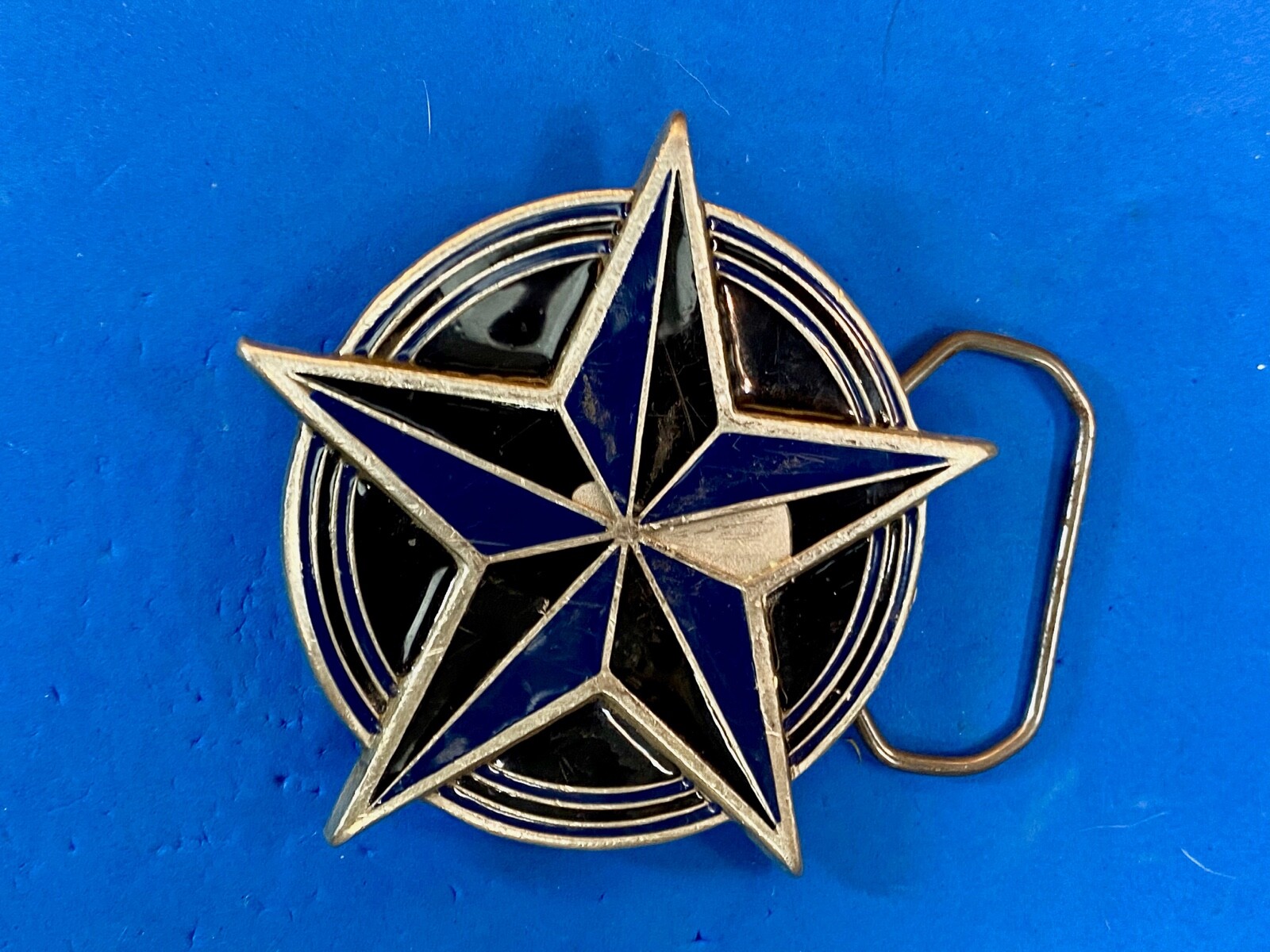 2002 Great American Products Back Star Coming From Round Pewter Belt Buckle