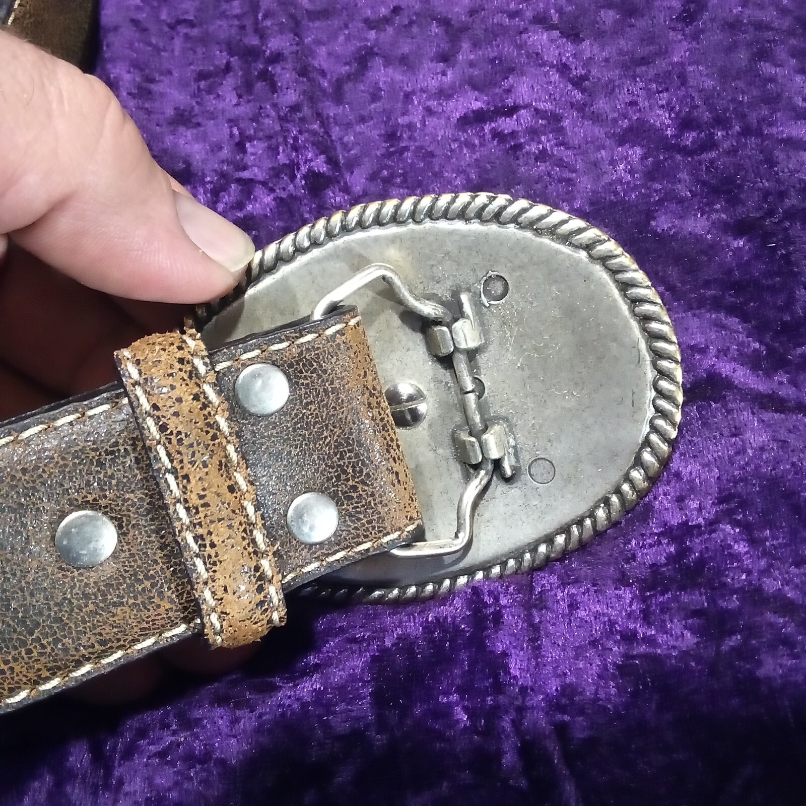 OVAL NOCONA RELIGIOUS CROSS CRYSTALS BELT & ETCHED BUCKLE 39&Prime; NICE!
