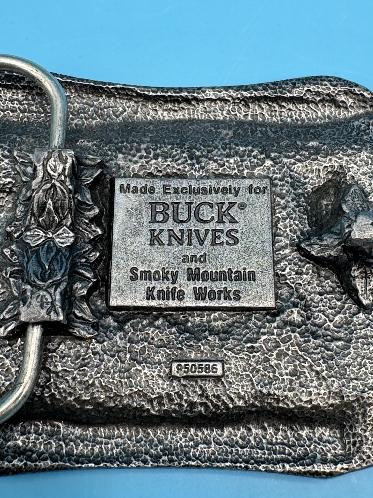 VINTAGE **FOUR GENERATIONS OF KNIFE MAKERS – BUCK KNIVES** BELT BUCKLE