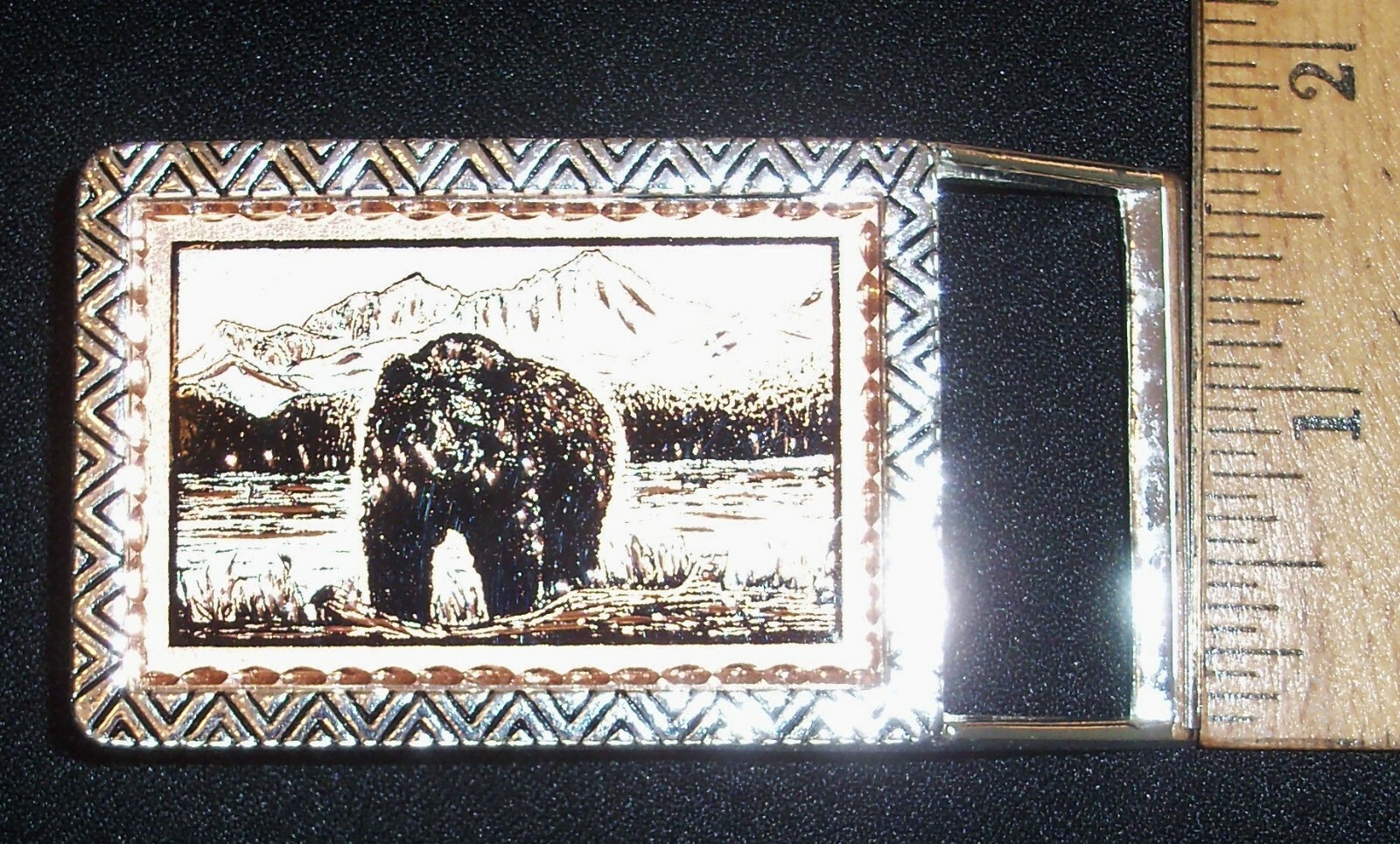 2 1/2&Prime; DRESS SIZE BELT BUCKLE W/COPPER & SILVER-PLATE GRIZZLY BEAR/SHORE SCENE