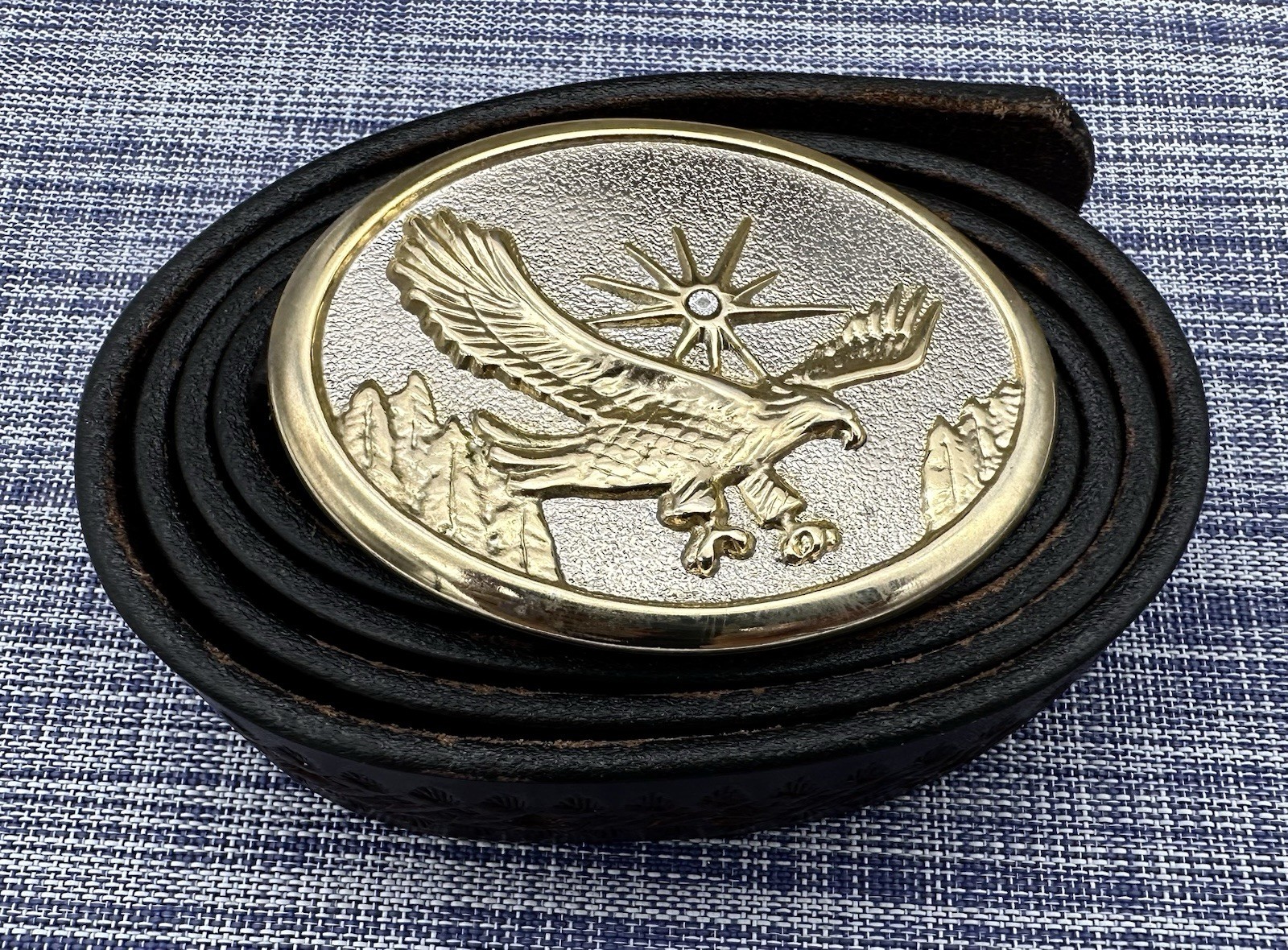 Vintage 80’s Gold Tone Soaring Eagle Cowboy Western Buckle w/ Leather Belt