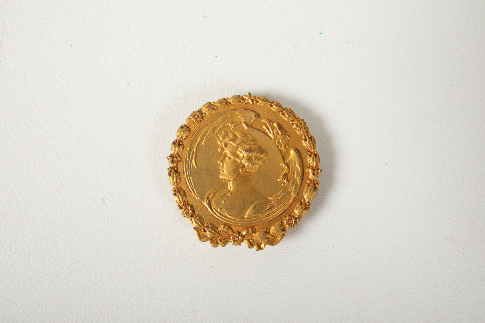 Gilted Fancy Buckle (B6B) Victorian Man Framed w/Eagle (JSF6) Golden Wreath