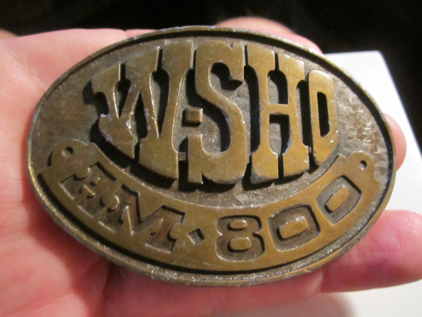 1980 WSHO AM-800 RADIO STATION BELT BUCKLE – HEAVY – GW-13