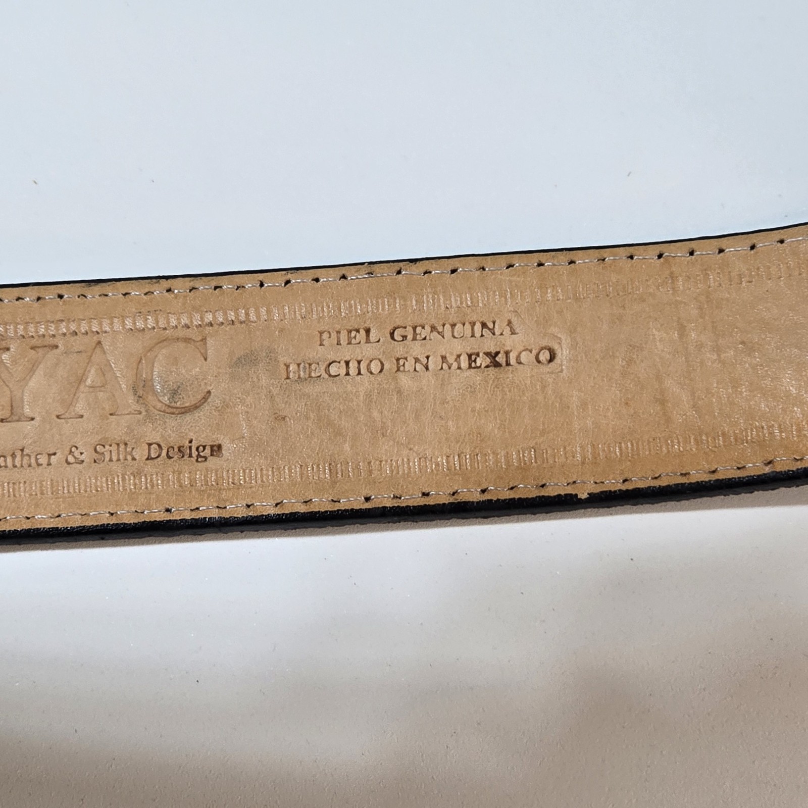 YAC Leather And Silk Blk And White Horse Head Design Belt 34&Prime;