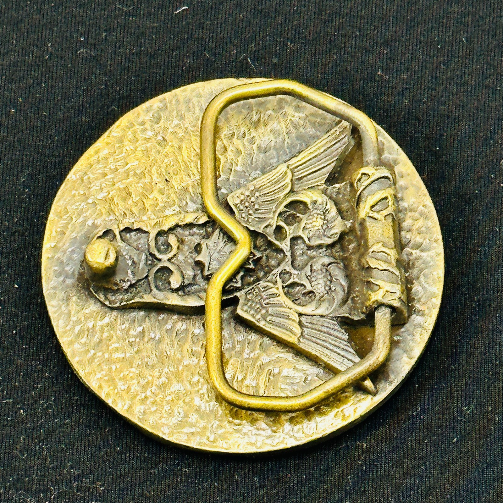 Belt Buckle Round Antique Finish Brass for 1 3/4 Inch Belt Canadian Wings Emblem