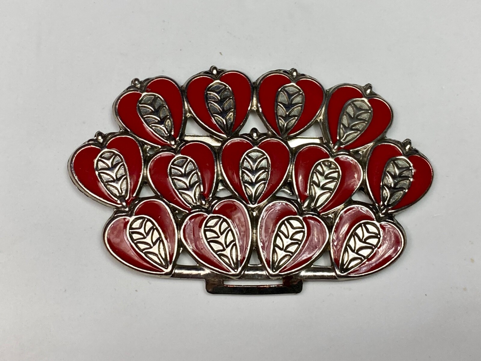 Unknown To Me! Red And Silver Color Heart Pattern. – Half Of Belt Buckle?