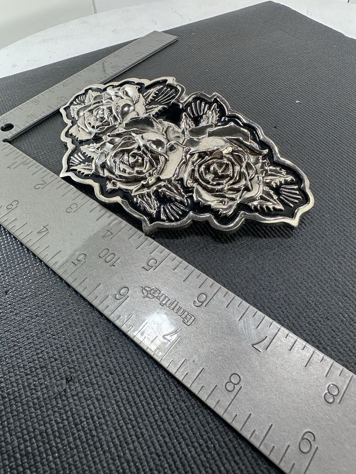 Famous Stars & Straps Triple Rose Belt Buckle Travis Barker Y2K Blink-182