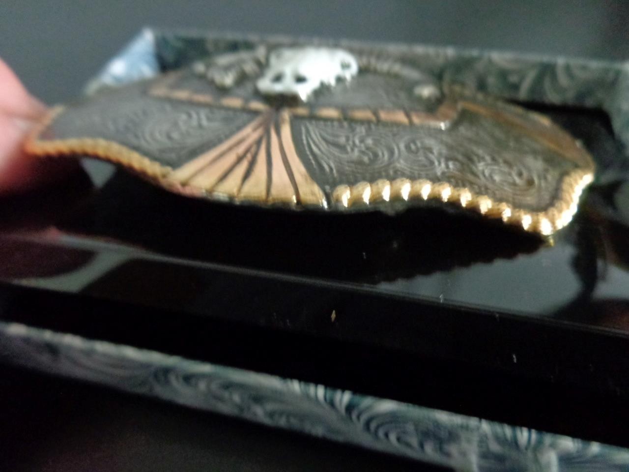 CRUMRINE ROPE EDGE SKULL HEAD BELT BUCKLE IN PACKAGE NEVER WORN COST WAS 75.00