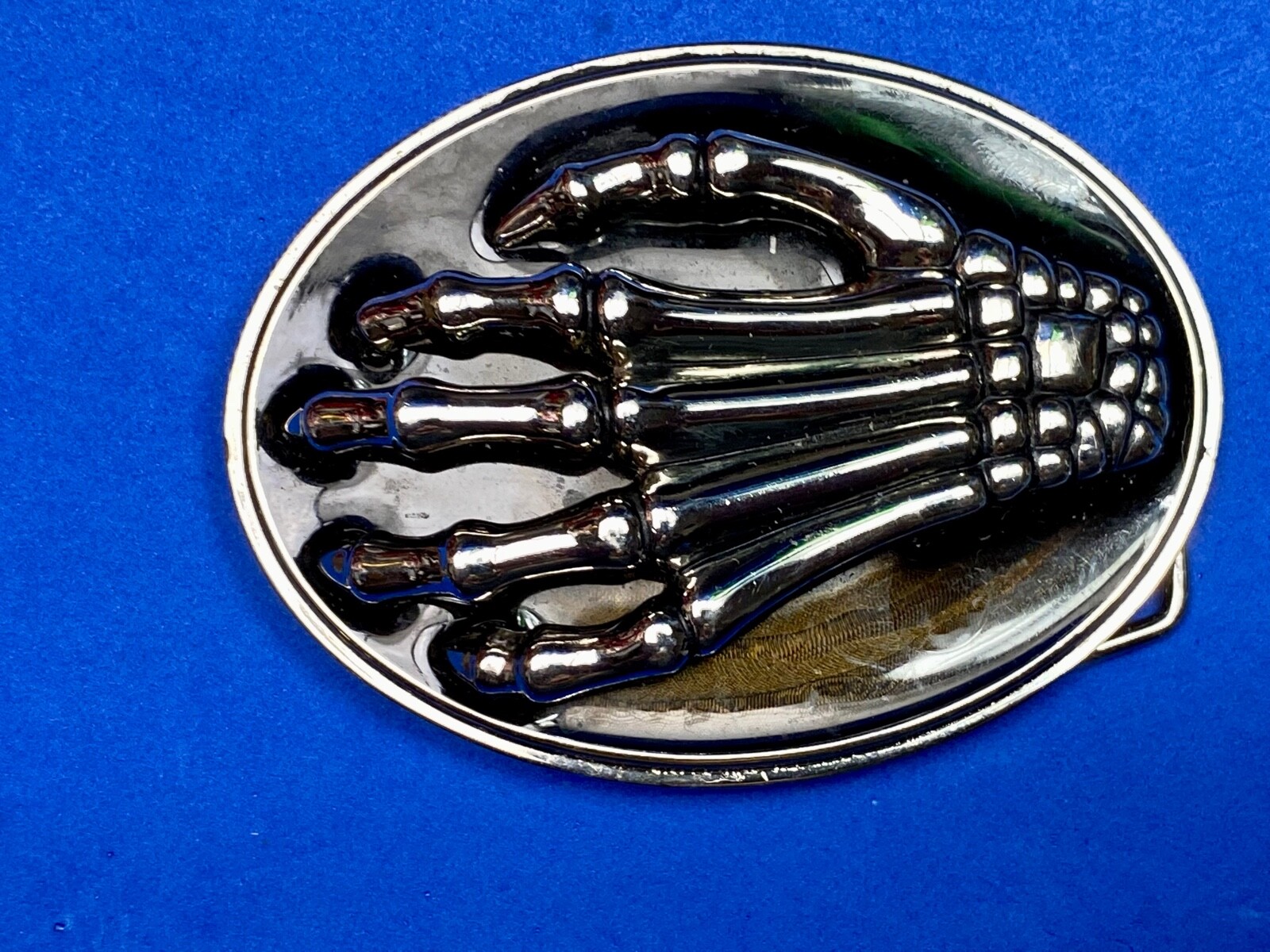 Skeleton Hand Fingers Bones Raised Claw Fingers Gothic Black Oval Belt Buckle