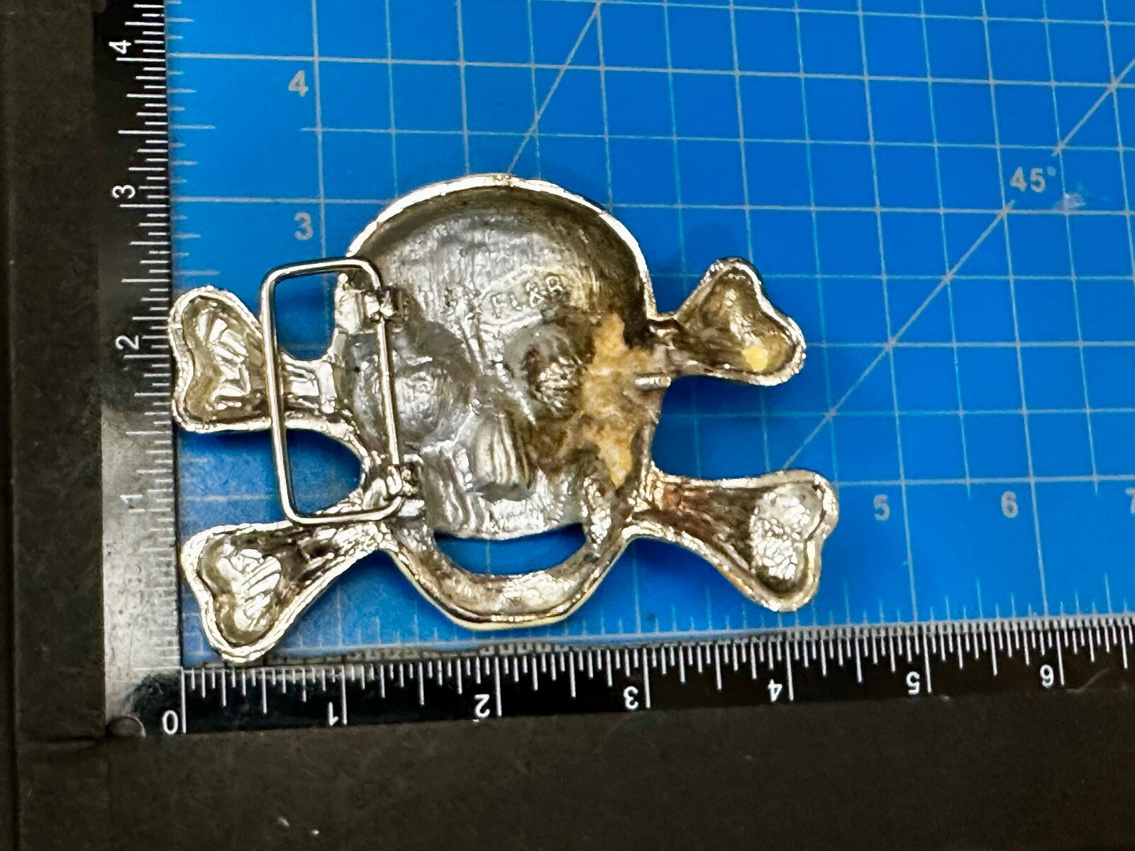Skull And Crossbones – Silver & Black Enameled Cutout Belt Buckle By Fl&R