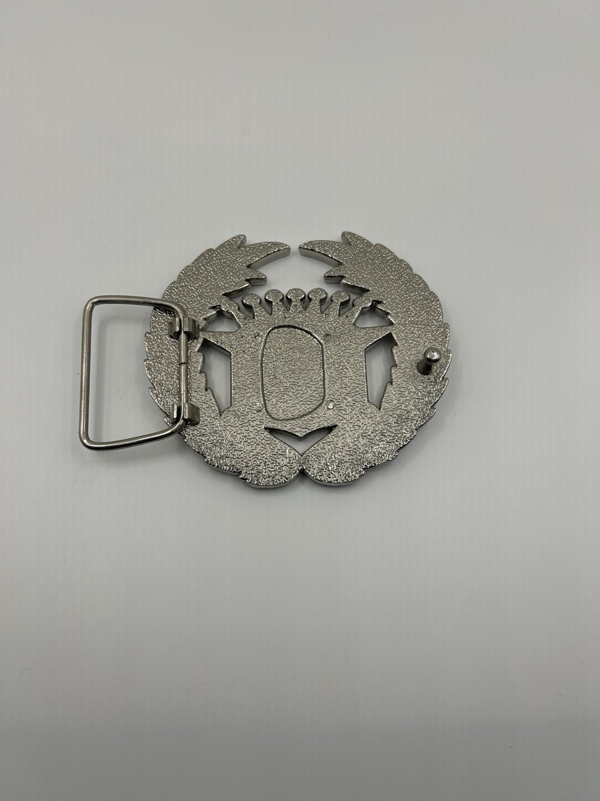 Men&rsquo;s Silver Tone Metal Laurel Crest Crown Logo Belt Buckle 1.5in
