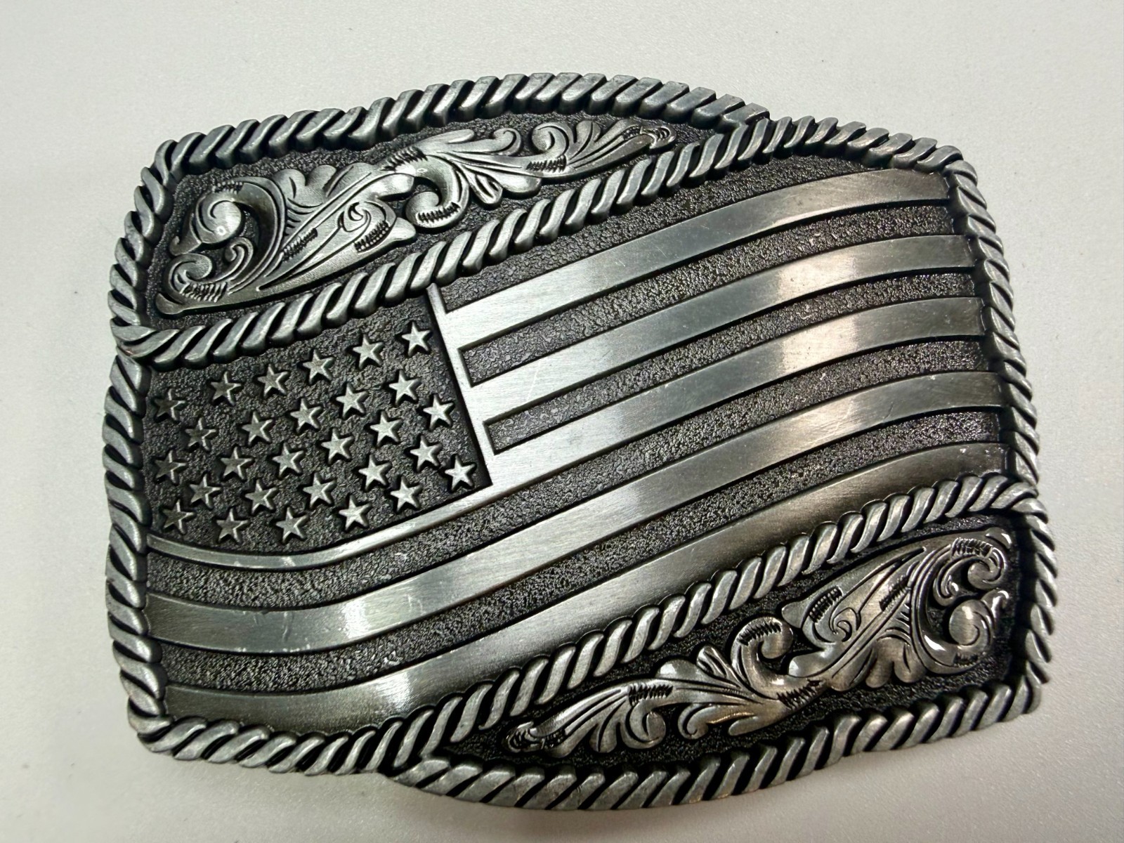 Waving American Flag Patriotic Silver Color Rope Border Western NOS Belt Buckle