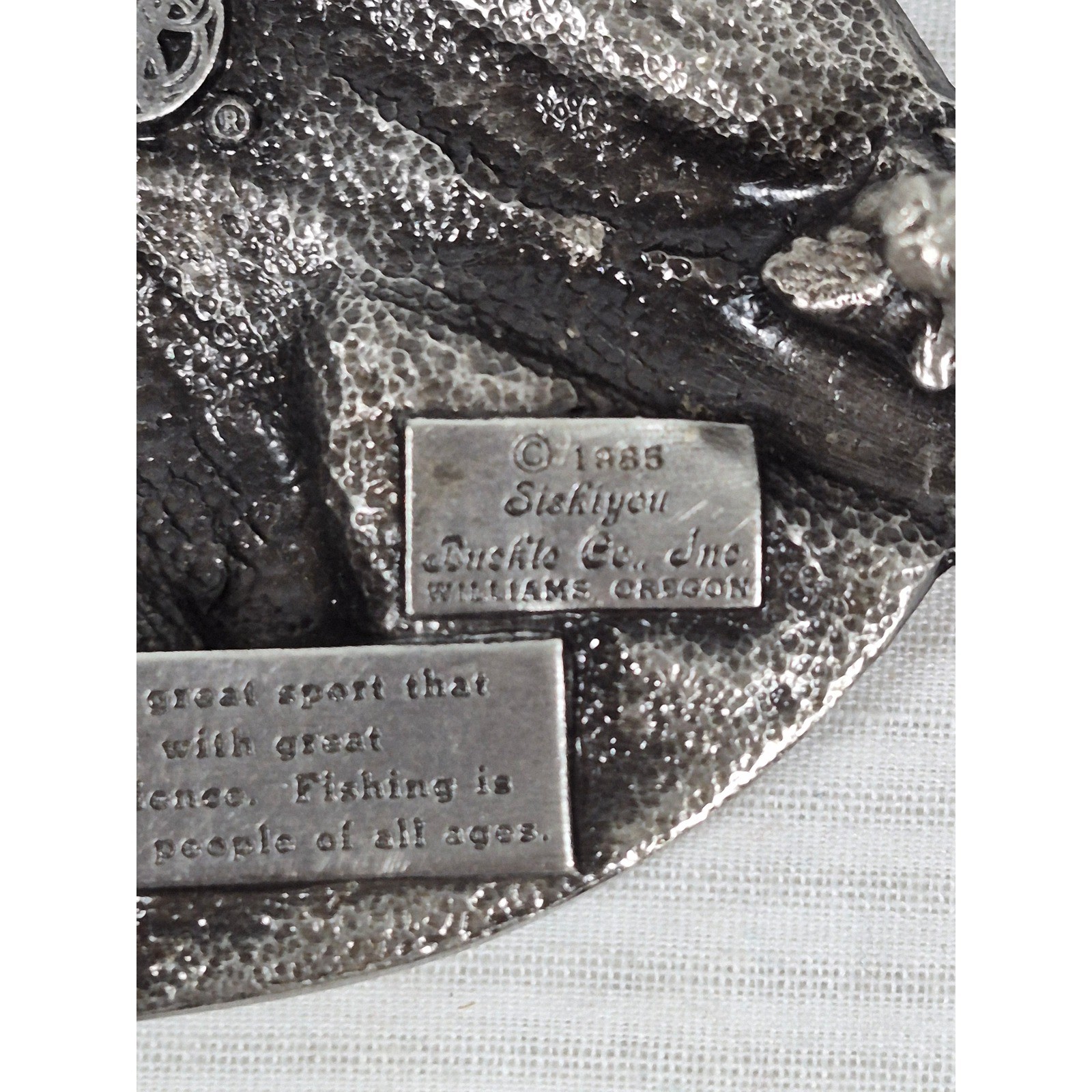 1985 Siskiyou Pewter & Enamel Belt Buckle « I&rsquo;d Rather Be Fishing » Trout M-30