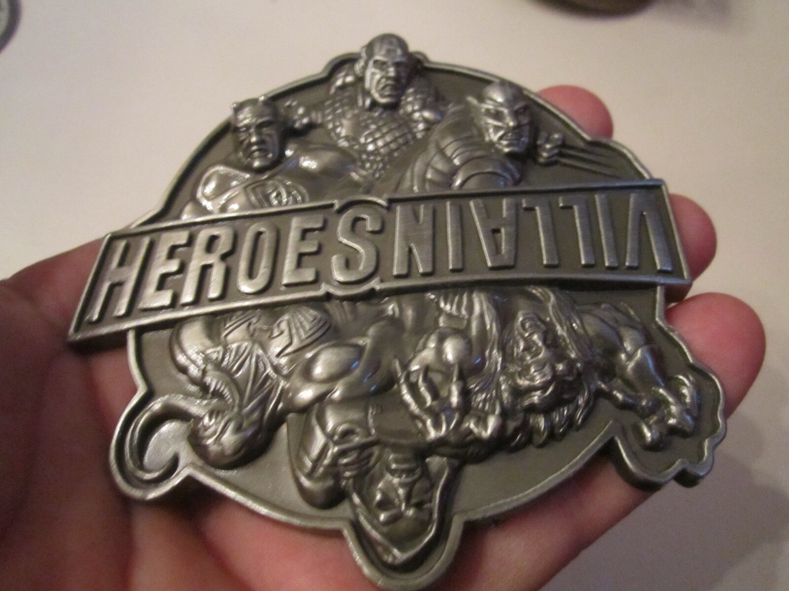 2009 MARVEL HEROES VS VILLAINS BELT BUCKLE – GW-9