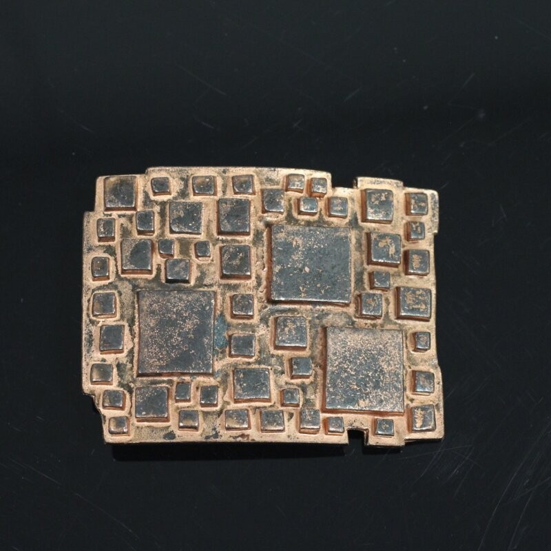 Rustic Copper Belt Buckle With Geometric Relief Design For Jeans
