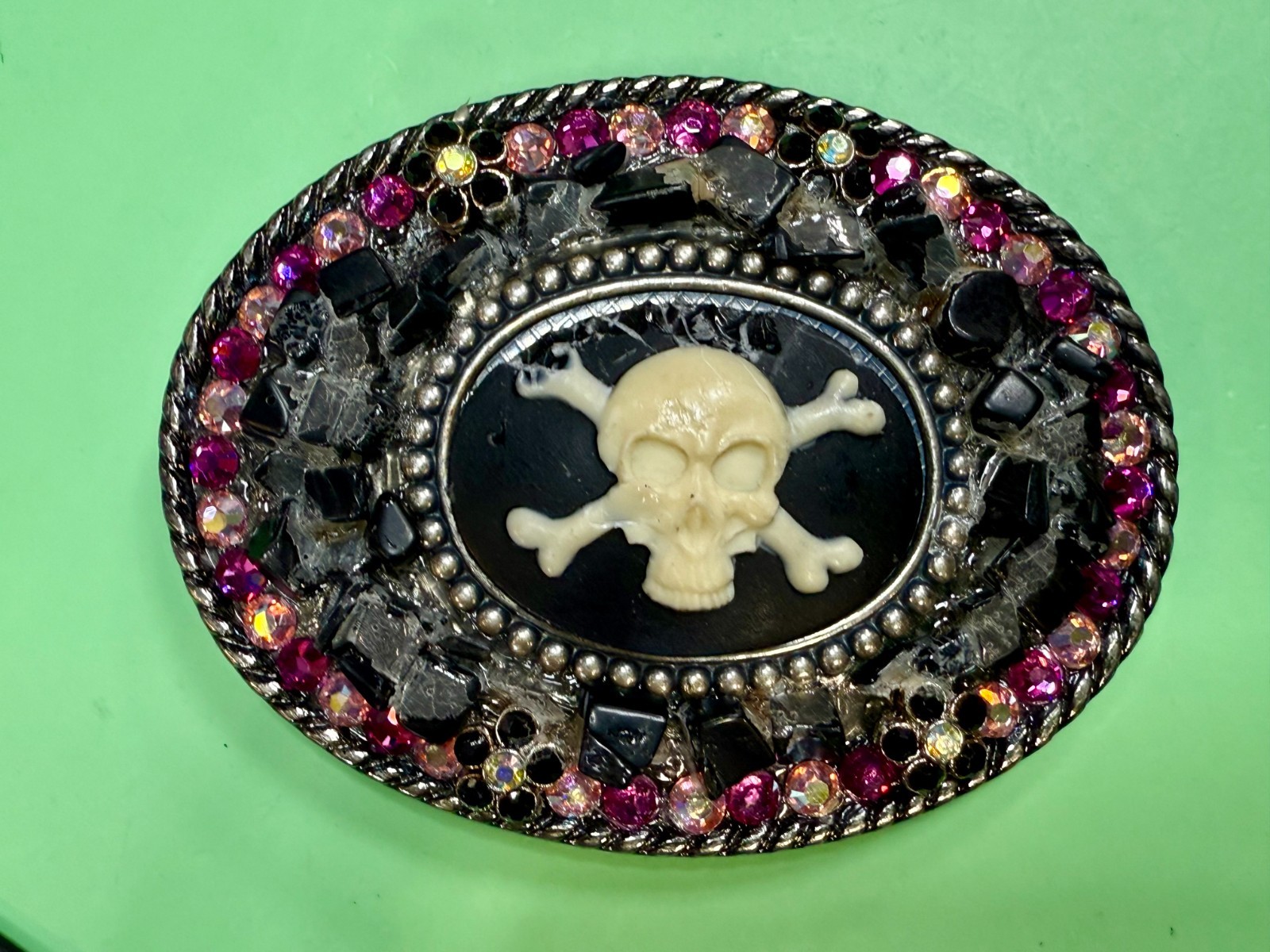 Skull Crossbones White Enamel Rhinestone Halloween Gothic Punk Vibe Belt Buckle