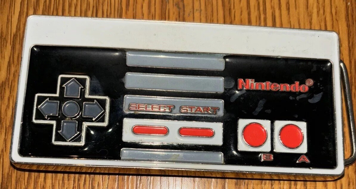 Nintendo NES Video Game Controller Figural Old School Gamer 2008 Belt Buckle