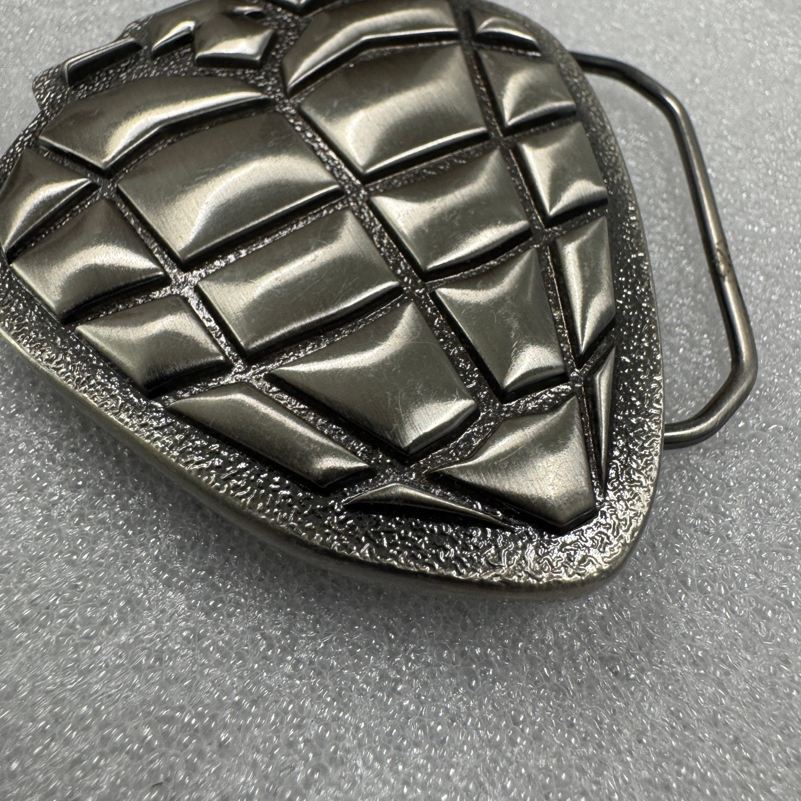 2004 Reprise Records Grenade Heart Belt Buckle Licensed Cinder Block Inc