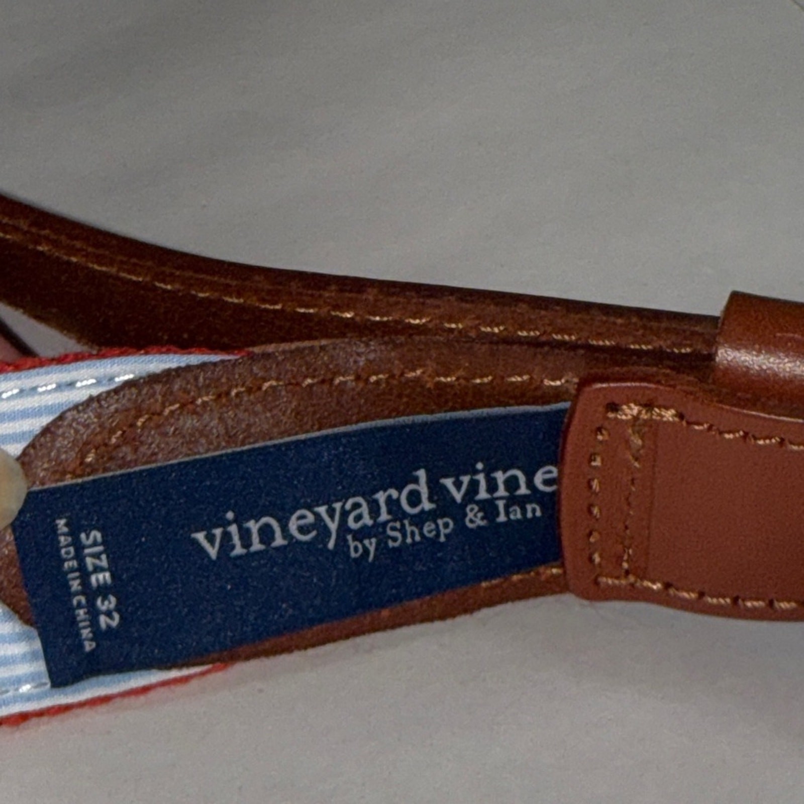 Vineyard Vines Jetty Red Cotton Leather Canvas Club sailboat size 32