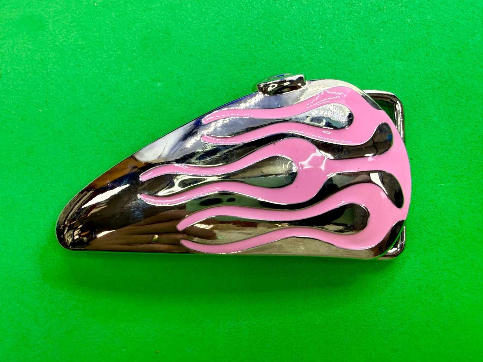 Motorcycle Hot Rod Flames Pink Enamel Gas Tank Buckle Rage Bikers Belt Buckle
