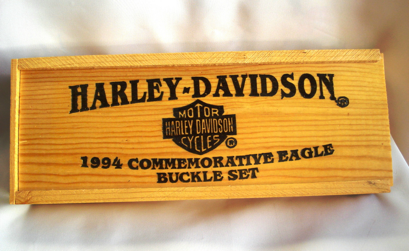 Harley-Davidson Motorcycles 1994 Commemorative Eagle Buckle Set Wood Box New