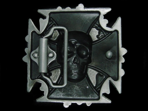 TC03173 REALLY NICE **SKULL & IRON CROSS** FANTASY ART PEWTERTONE BELT BUCKLE